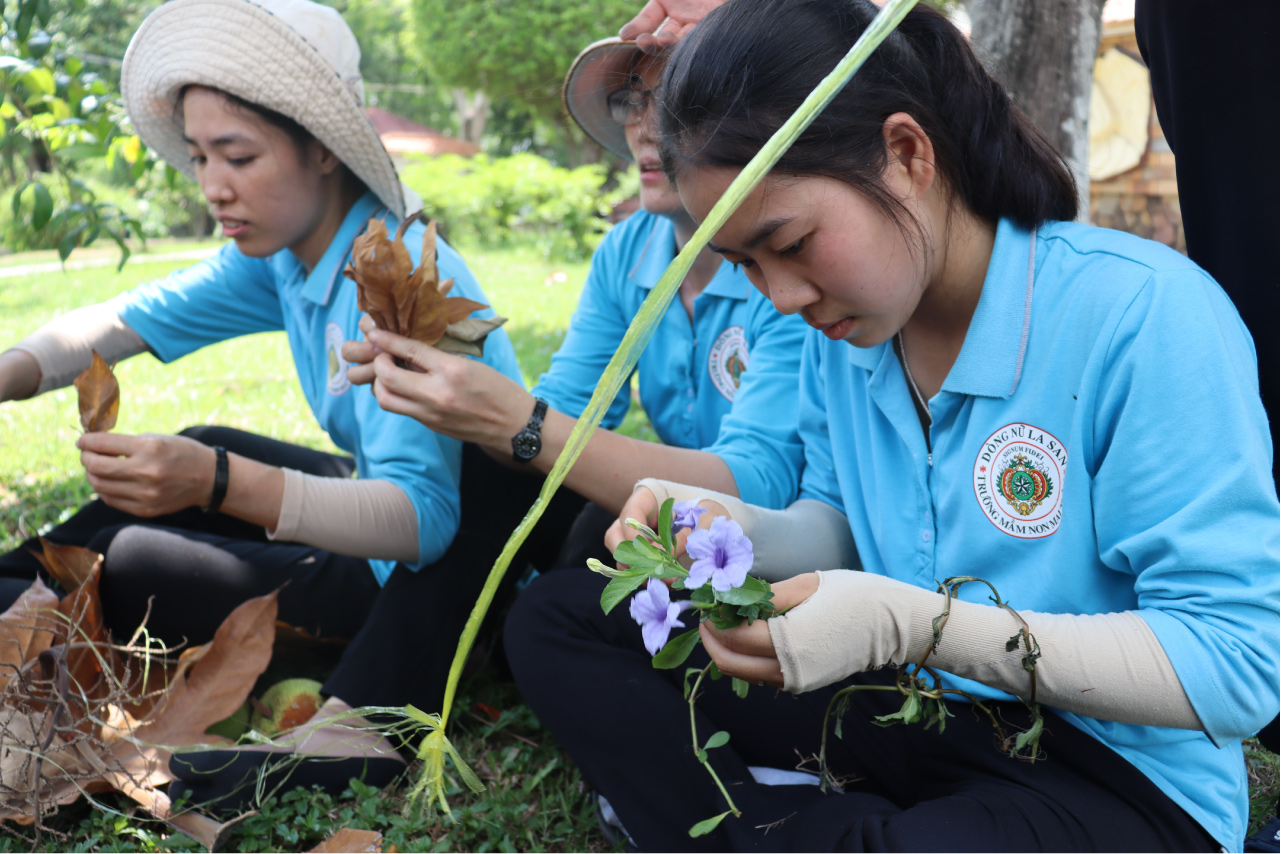 Hình anh: Chị Em Thỉnh viện, Tập Viện và học viện Nữ La San chơi chung dịp 01/05/2021