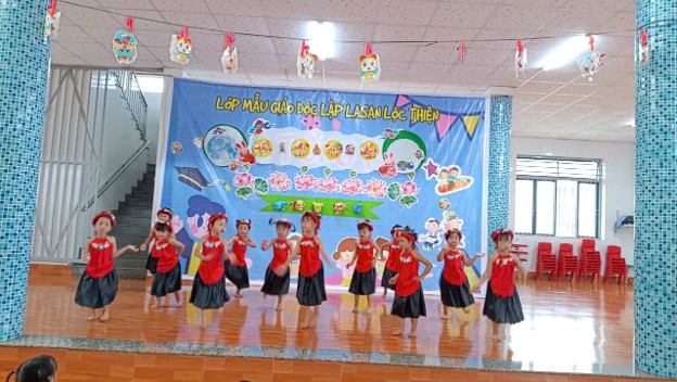 Lớp MG Độc Lập La San Lộc Thiện rộn ràng Vui Tết Trung Thu
