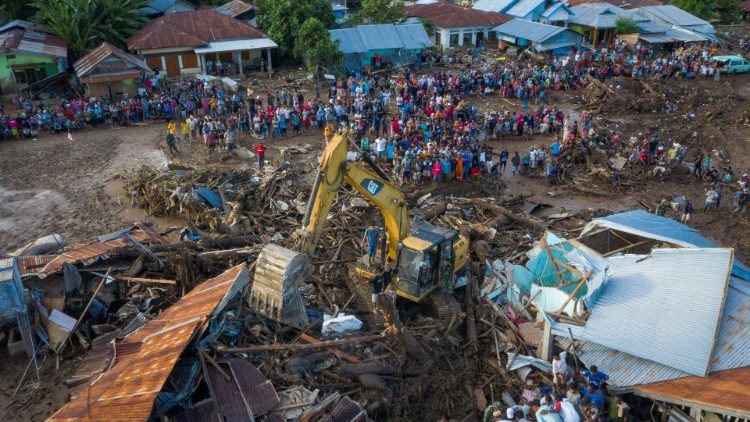Đức Thánh Cha cầu nguyện cho các nạn nhân lũ lụt ở Indonesia và Đông Timor